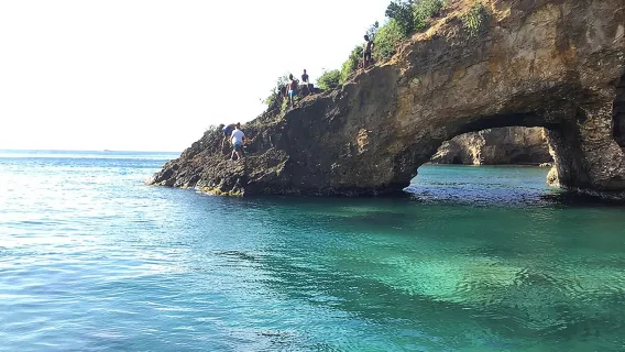 Lancha privativa all inclusive para Soufriere com almoço, banho de lama e cachoeira