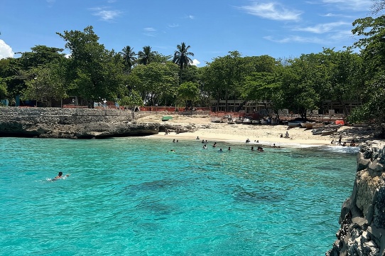 Santo Domingo mesti buat; Los 3 Ojos, pantai Boca Chica & banyak lagi