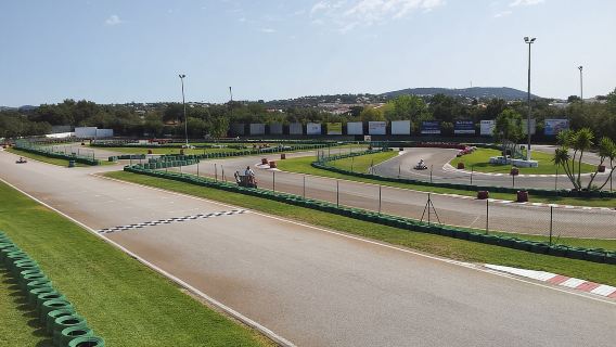 Algarve: Trải nghiệm xe Go-Kart tại Công viên Gia đình Karting Almancil