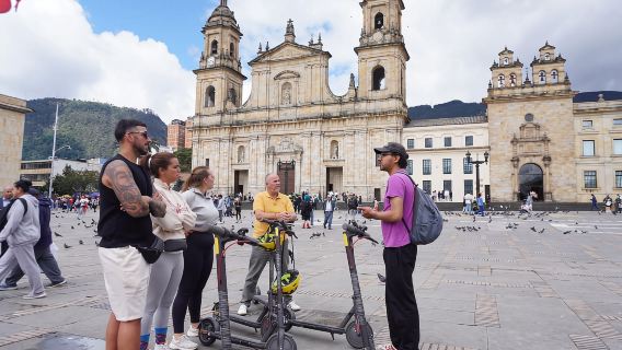 Bogota: Lawatan Kebudayaan pada Skuter Elektrik (La Candelaria)