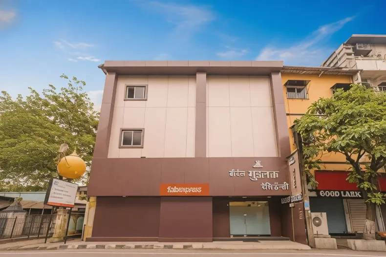 FabExpress Good Luck Residency - Nr Nesco Exhibition Center