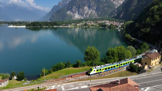 จากมิลาน: ทะเลสาบโคโมกลุ่มเล็ก – เบลลาจิโอ, วาเรนนา