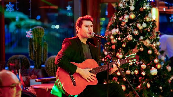 Istanbul: crociera con cena sul Bosforo, bevande e intrattenimento