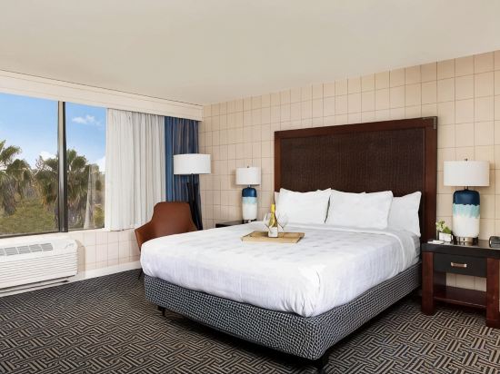 Hotel Lulu, BW Premier Collection Room Type - King Room - North Tower