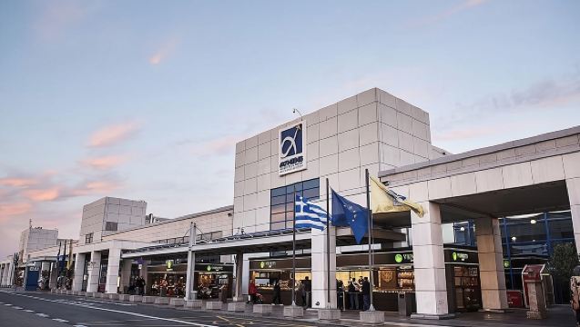 Mercedes privétransfer van Athene naar de internationale luchthaven