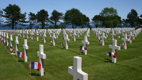 Normandy & D-Day Beaches: Guided Day Trip from Paris with Visit to Cemetery