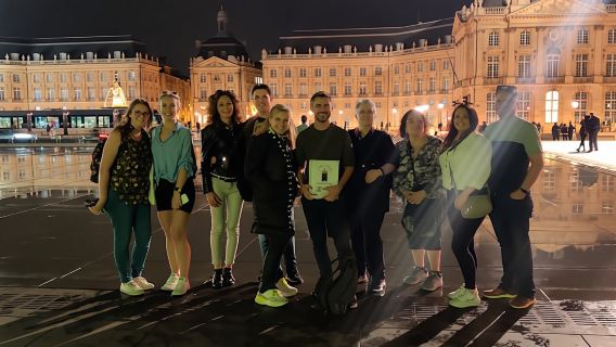Walking guided tour at Bordeaux by night