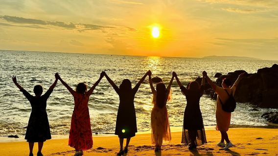 Vietnam: Privater Mietwagen mit Fahrer