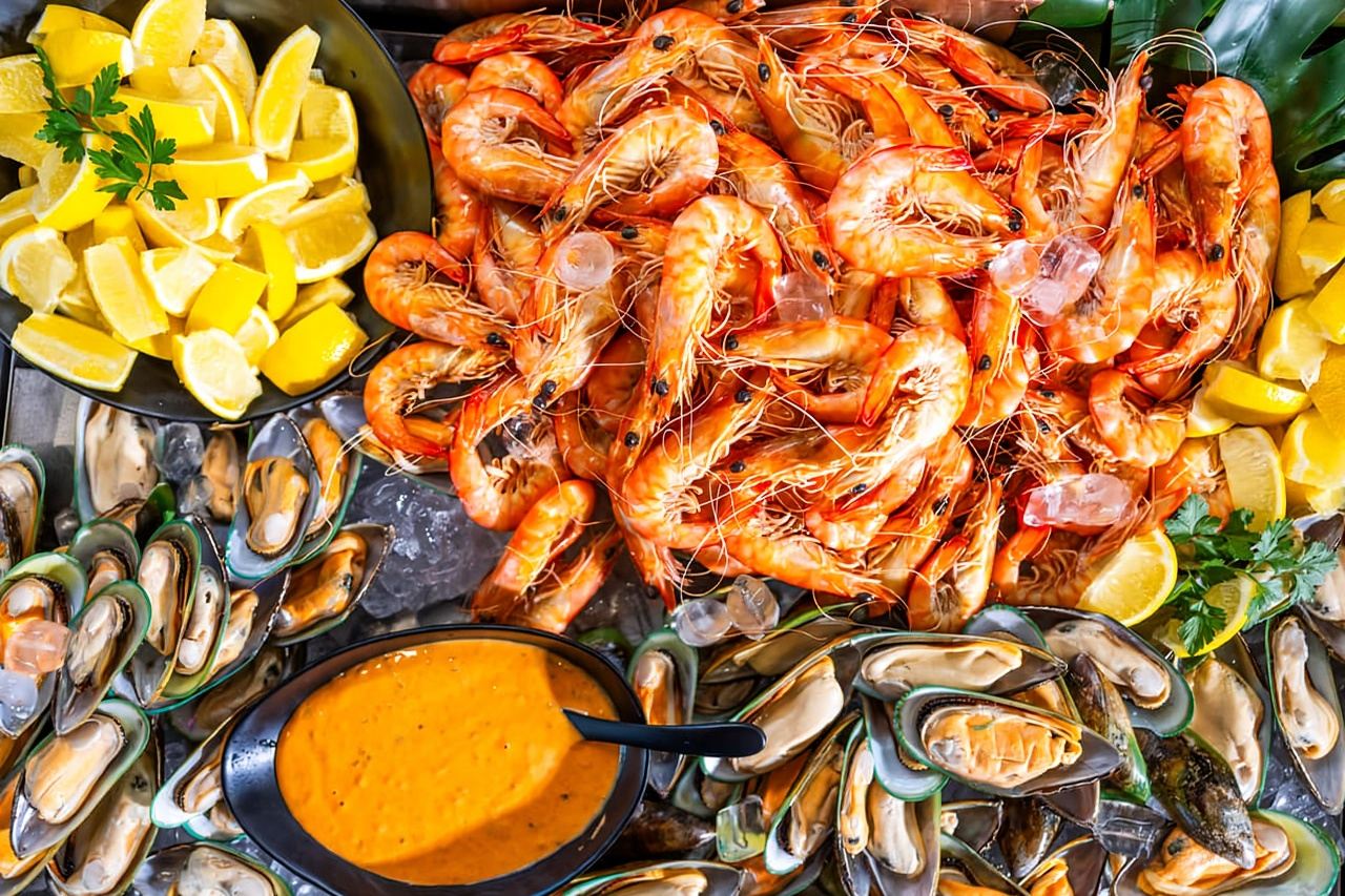 Gold Coast: Sightseeing Cruise with Buffet Lunch