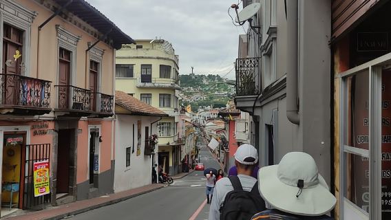 Centro histórico de Quito: un recorrido gastronómico cultural a pie y compras