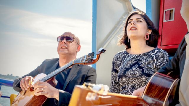Lisbon: Boat Cruise with Live Fado Performance and a Drink