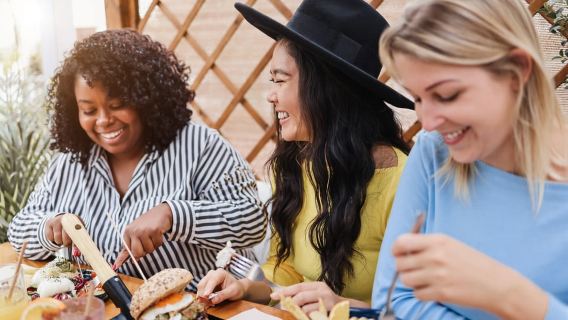 London: Englische Kulinarik-Verkostung & private Stadtrundfahrt