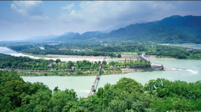 成都+都江堰+臥龍熊貓基地一日包車遊