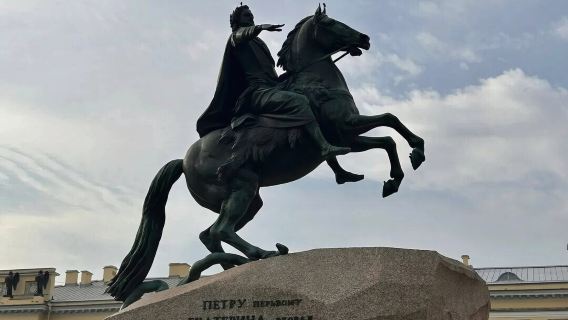 Russia Moskva River + Red Square + The Moscow Kremlin day tour / adjustable itinerary - customizable