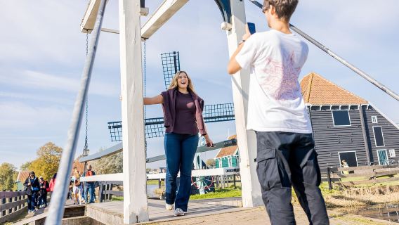 Amsterdam: Keukenhof and Zaanse Schans Live Guided Day Tour