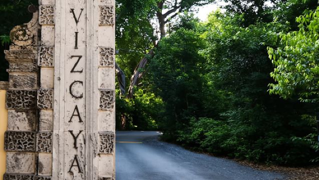 Vizcaya Museum and Gardens with transportation