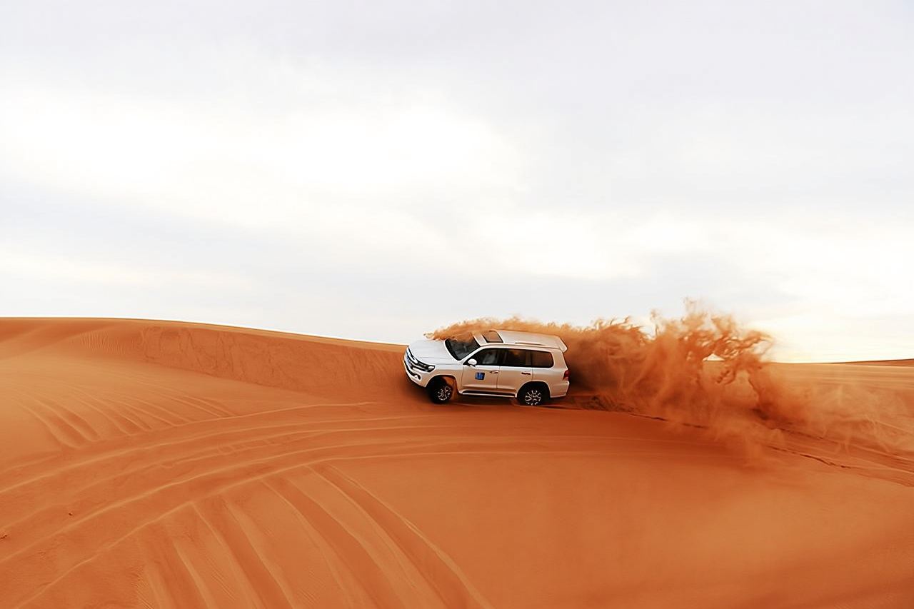 ทัวร์ซาฟารีทะเลทรายช่วงเช้า/กลางวัน พร้อมอาหารเช้าและกิจกรรมขับรถตะลุยเนินทราย