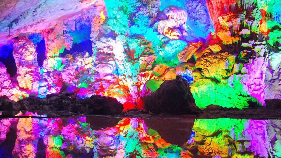 Private Day Tour to Nanning Yiling Cave and Yangmei Ancient Town