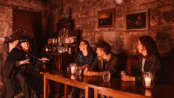 Small Group Ghost Tour incl. Underground Vaults & free drink in Megget's Cellar