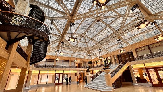 Lawatan Dalaman Seni Bina Chicago Asal: Dalaman yang Mempesonakan