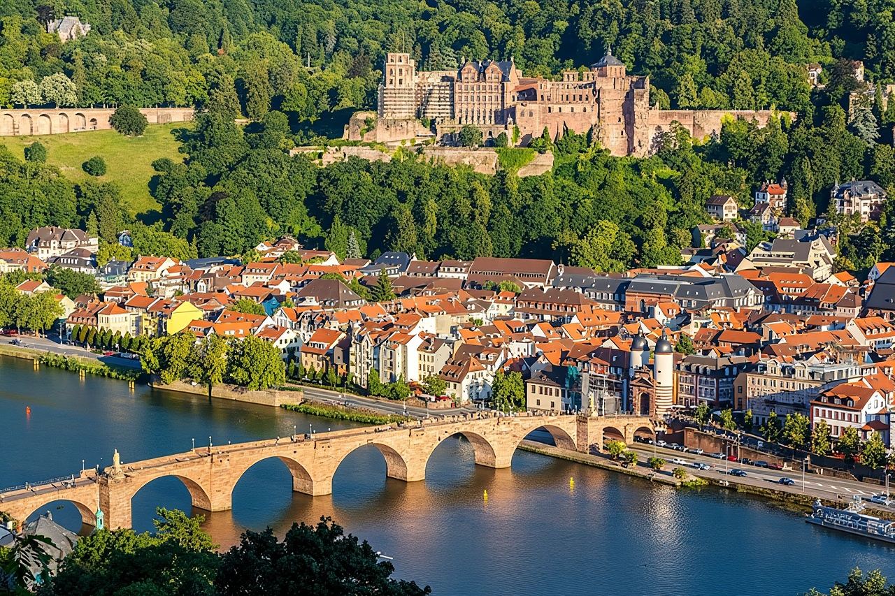 Tour della città vecchia di Heidelberg.