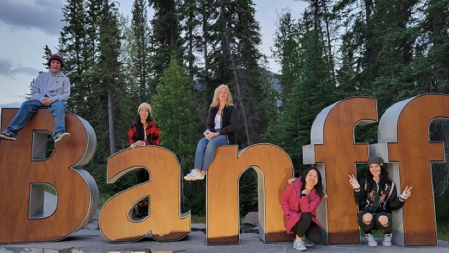 Discover Banff National Park - Premium Day Trip