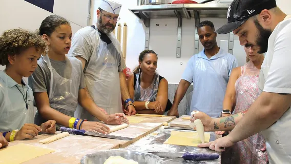 Clase oficial de elaboración de pasta en Nápoles y clase de cocina de tiramisú