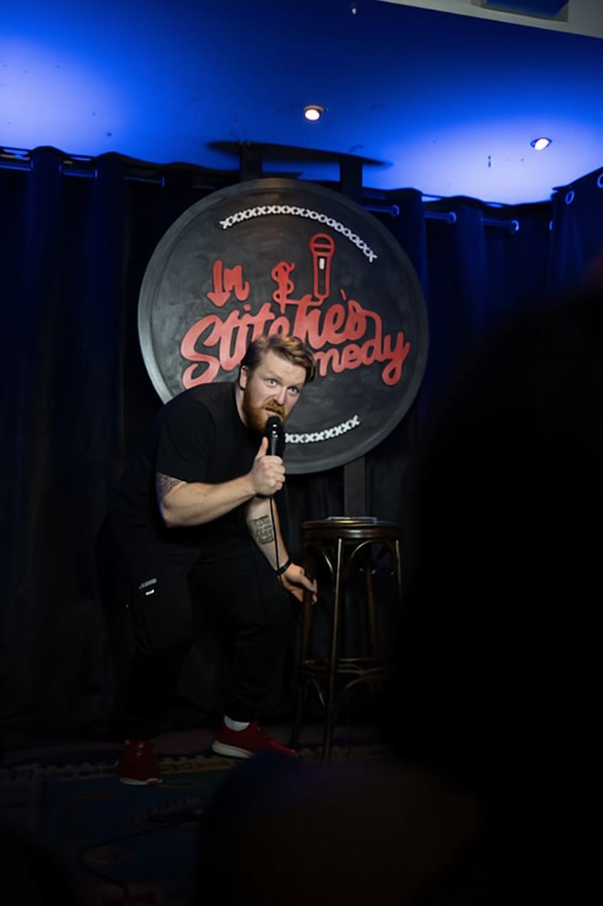 Dublin: In Stitches Comedy. Best Comedy Club Temple Bar