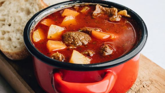 Budapest: Chương trình biểu diễn Folklore Revue kèm đồ uống không giới hạn