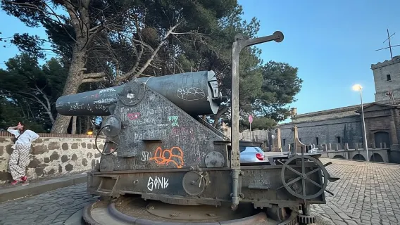 Barcellona: tour di Montjuïc con un bicchiere di vino