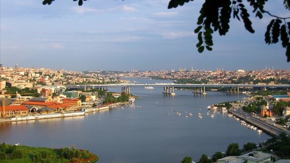 Bosporus-Bootsfahrt und Zwei-Kontinente-Tour mit Mittagessen