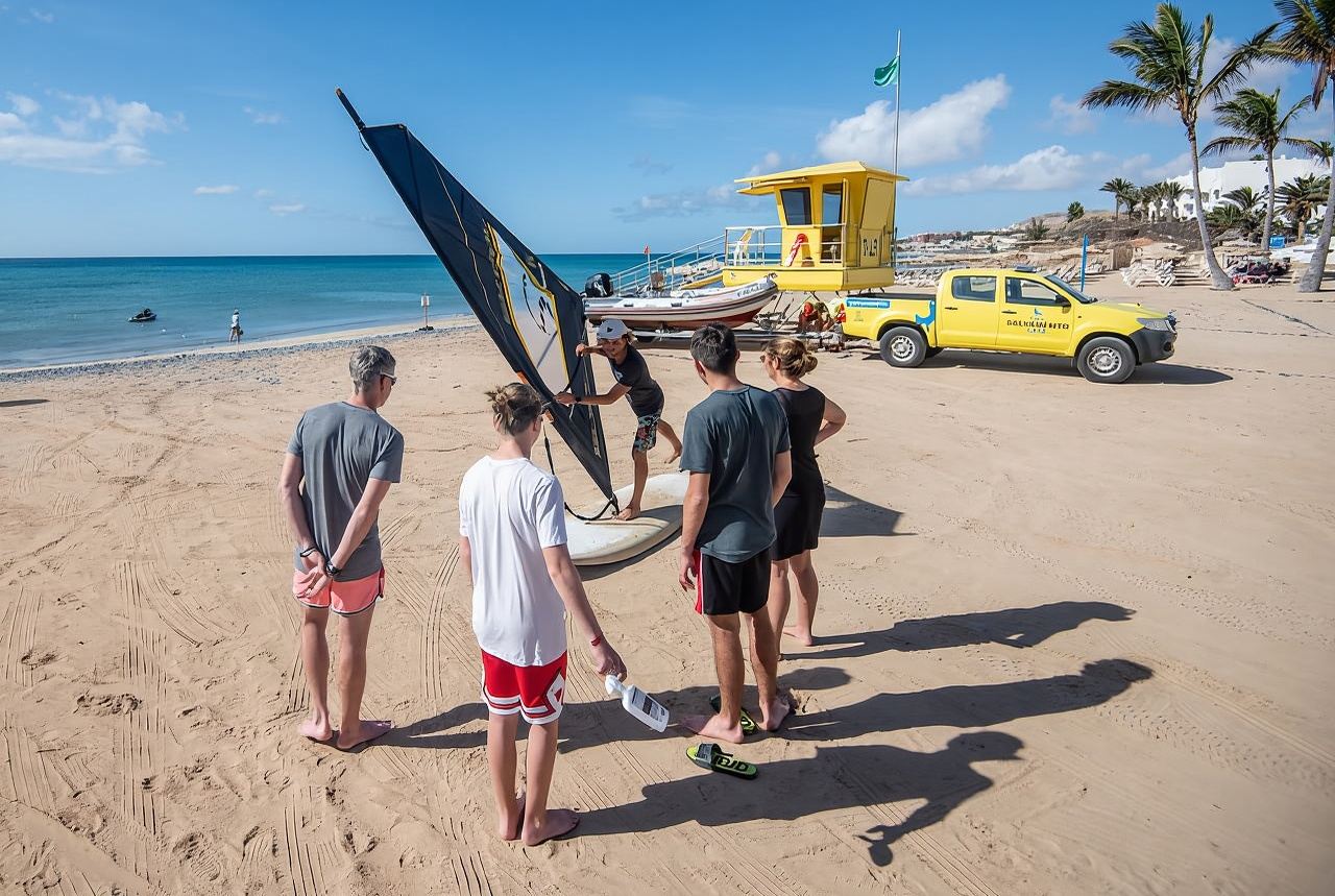 Fuerteventura: prova di windsurf nella baia di Costa Calma!