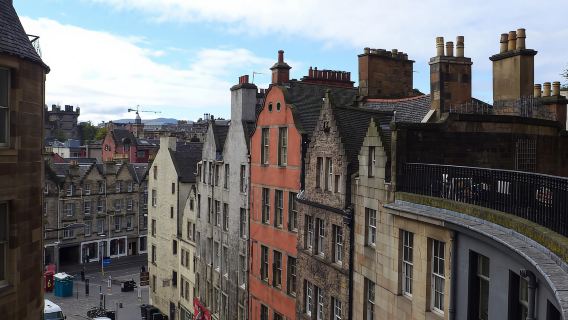 Edinburgh: History Lovers Old Town Walking Tour