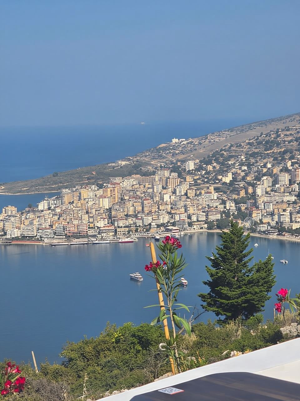 Sarande: Recorrido a pie y en kayak por Blue Eye y Castillo de Lekursi