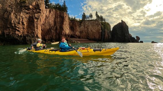 Cape Chignecto: Three Sisters Kayaking Day Tour