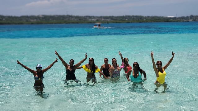 サンアンドレス島での終日マリンツアー