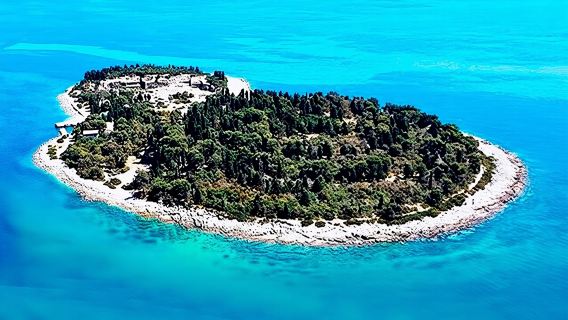 Lawatan Bot Taman Negara Brijuni dari Pula. Dengan lawatan ke pulau itu