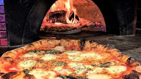 Bostoner Pizza-Liebhaber: Kulinarischer Stadtrundgang