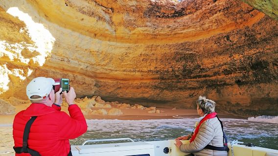 Komplette Höhlenrundfahrt und Küstenrundfahrt mit dem Boot ab Portimão