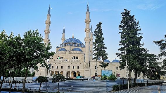 Tour turístico por los tesoros ocultos de Tirana