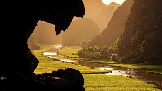 Hidden Ninh Binh Luxury Full Day Group Tour (Tam Coc - Hoa Lu)