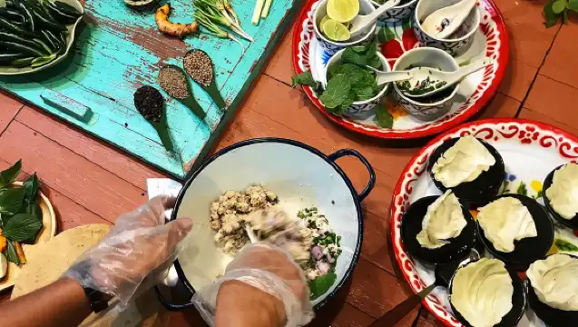 是隆泰式烹飪學校及新鮮市場之旅