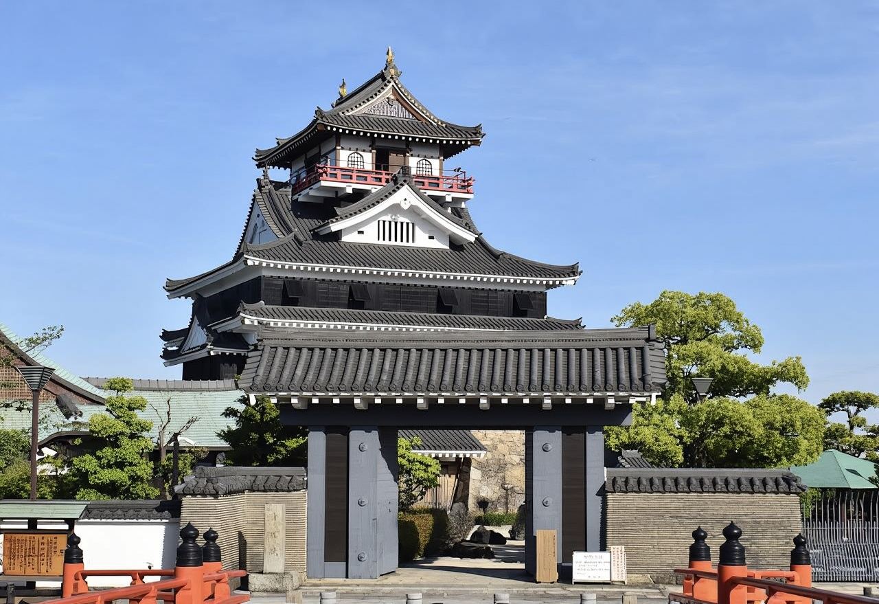 日本名古屋-愛知縣立陶瓷博物館-名古屋城-中文專車-舒適純淨