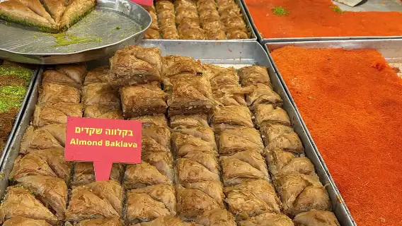 Tel Aviv: Carmel Market Food Tasting Tour “Shuk Hacarmel” 