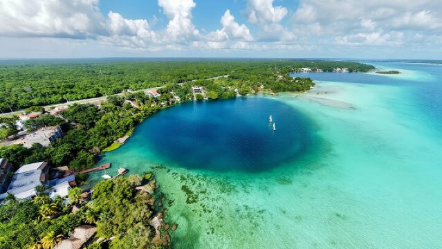 Kombitour zu den Maya-Ruinen von Chacchoben und der Bacalar-Lagune