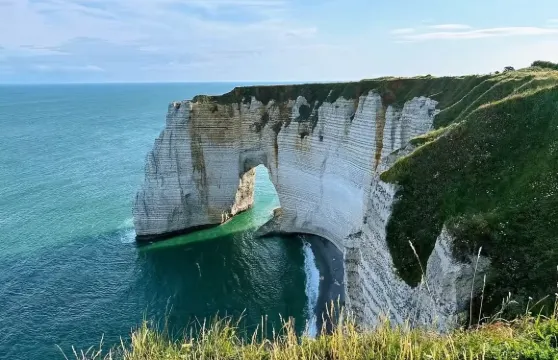 諾曼第登陸：象鼻山＋魯昂大教堂＋廊酒宮【12小時包車一日遊】
