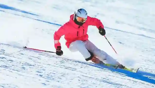 日本北海道手稻滑雪場【中文/英文滑雪一日遊｜小團教學+來回酒店接送+攝影+纜車票 ｜自選學具】