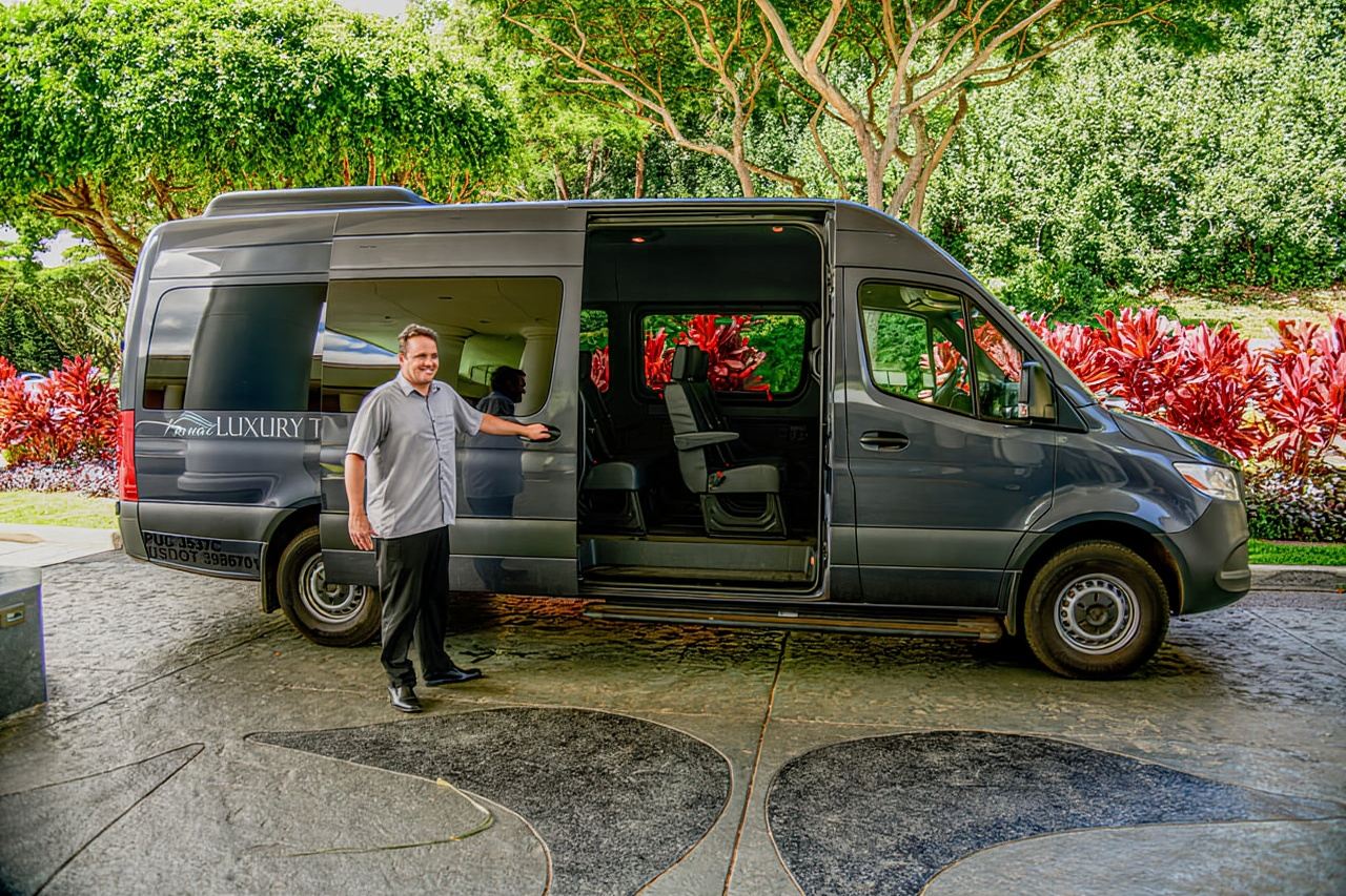 Tour del nord-est di Kauai, crociera sul fiume Fern Grotto e faro