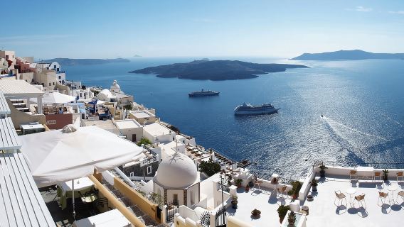 Depuis Naxos : excursion d'une journée en bateau à Santorin