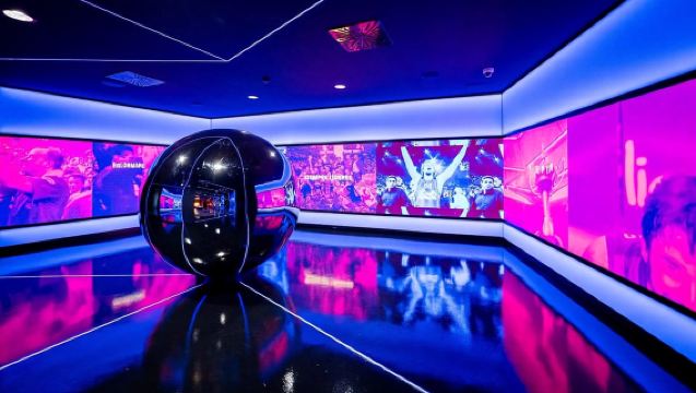 Barcelona Hop-On Hop-Off Bus and FC Barcelona Immersive Tour